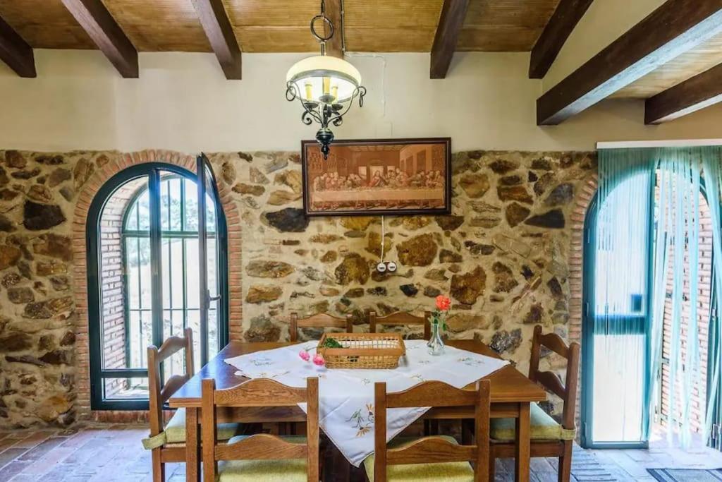Villa Casa Cortijo En Dehesa Sierra Leon La Puebla de los Infantes Exterior foto